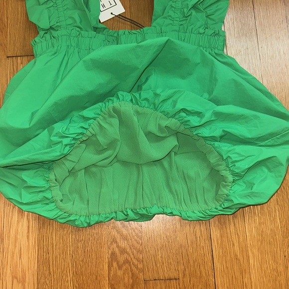 New with tags THML bubble top sleeveless ruffles size small green - Picture 5 of 5